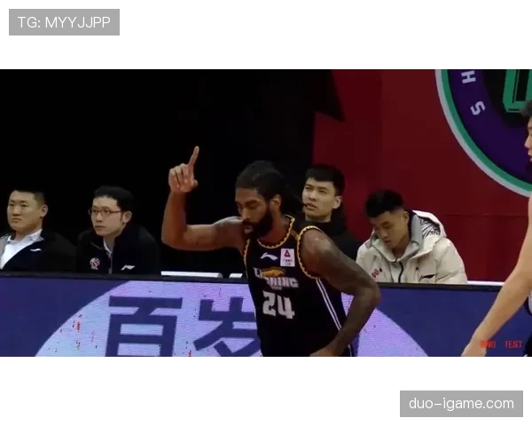 埃因霍温新赛季中路渗透战术奏效，强势开局展现争冠雄心